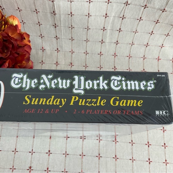 Vintage Crossword The New York Time Sunday Puzzle Game 2-6 Players or Teams 1997 - Picture 5 of 5